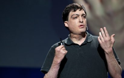 Dan Ariely speaking at TED in 2009